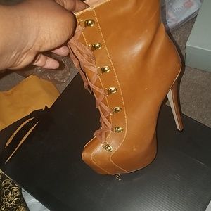 Platform zipper booties